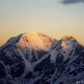 Вид с горы Эльбрус на гору Донгозоранбаши.